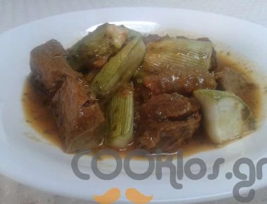 Η συνταγή της Ημέρας: Μοσχάρι κοκκινιστό με κολοκυθάκια